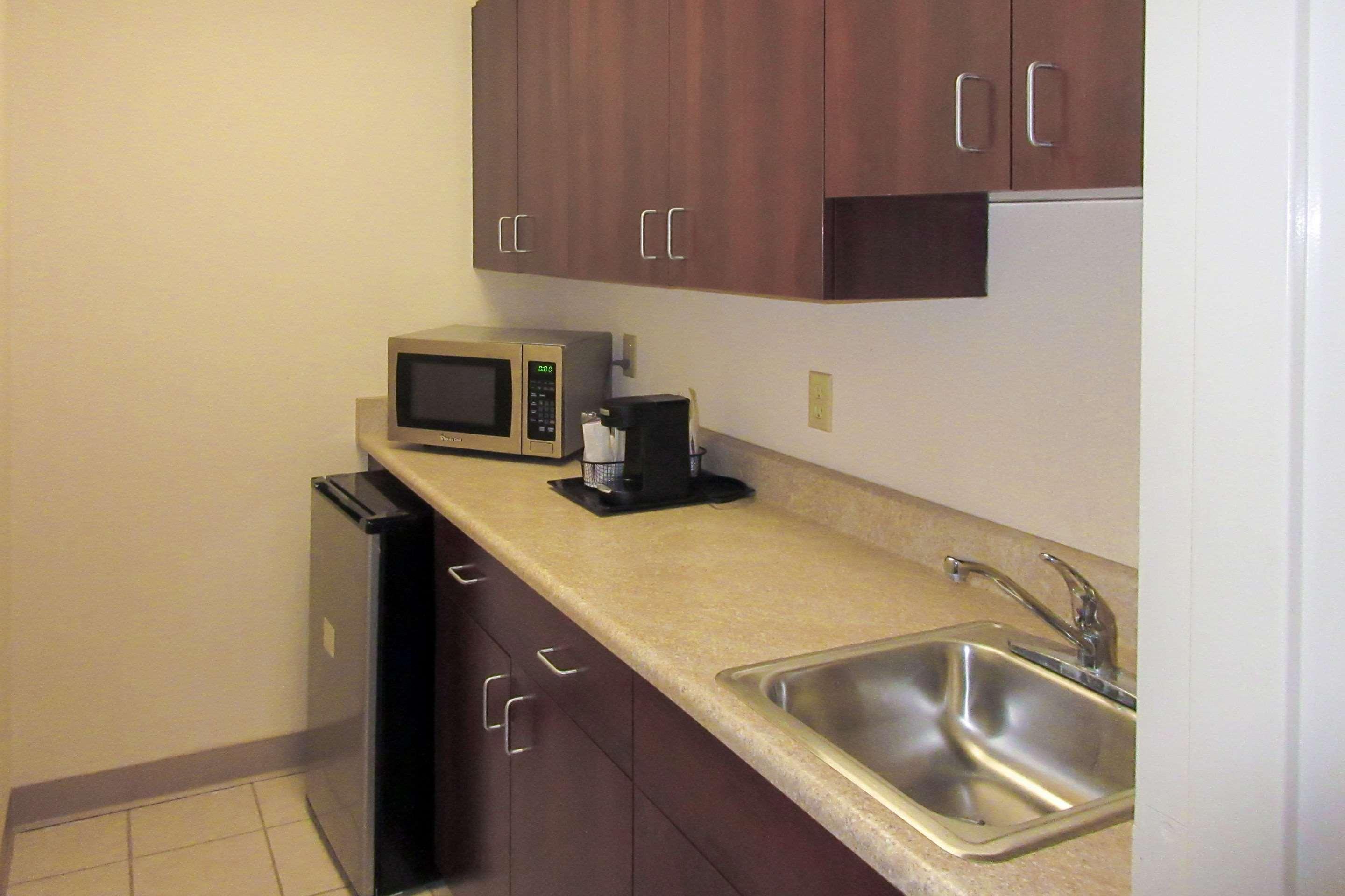 Quality Inn & Suites Prestonsburg Next To Mountain Arts Center Buitenkant foto