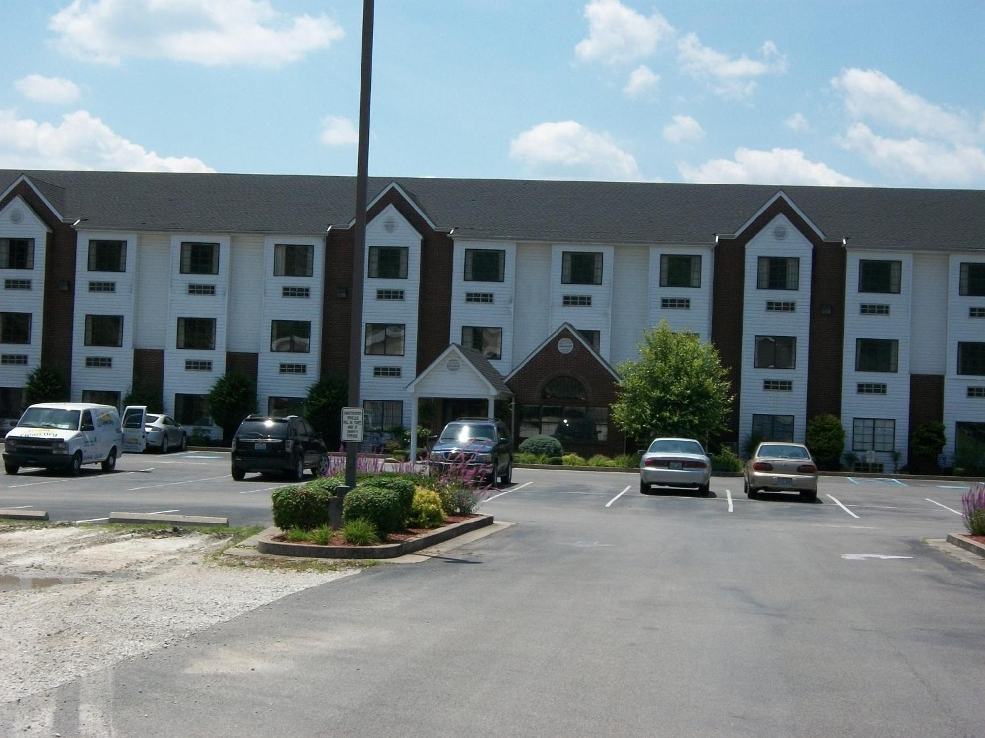 Quality Inn & Suites Prestonsburg Next To Mountain Arts Center Buitenkant foto