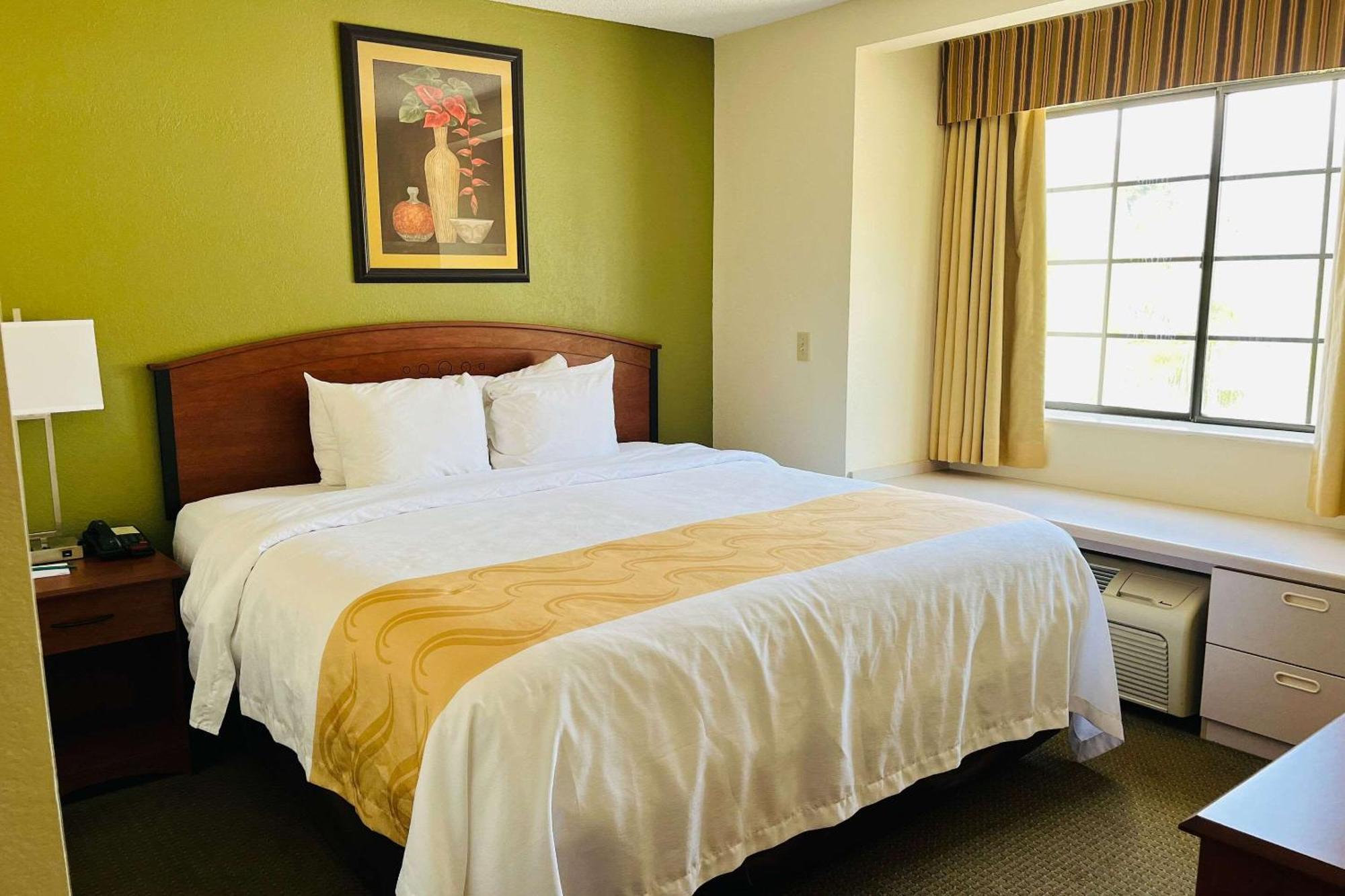 Quality Inn & Suites Prestonsburg Next To Mountain Arts Center Buitenkant foto
