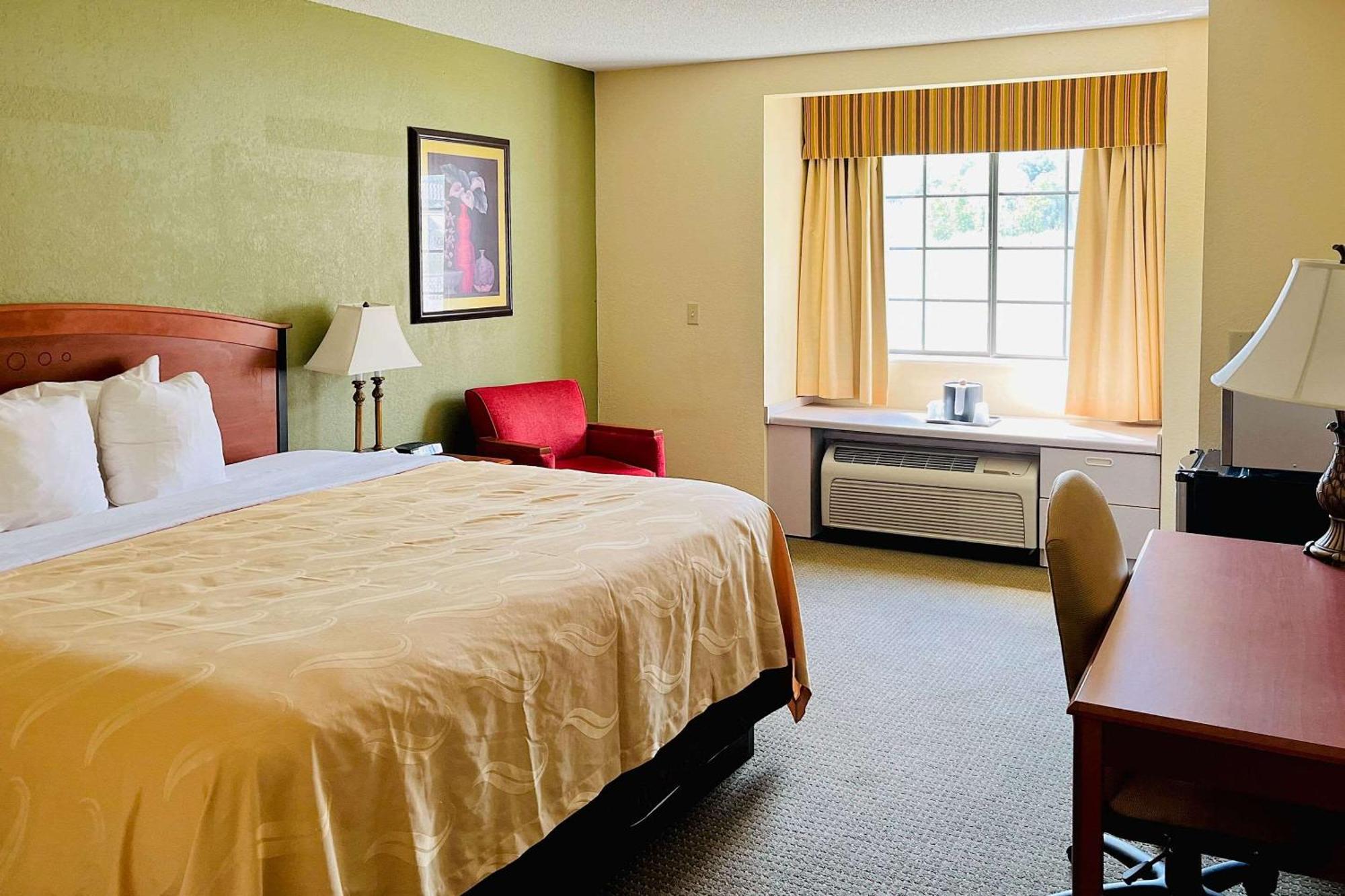 Quality Inn & Suites Prestonsburg Next To Mountain Arts Center Buitenkant foto