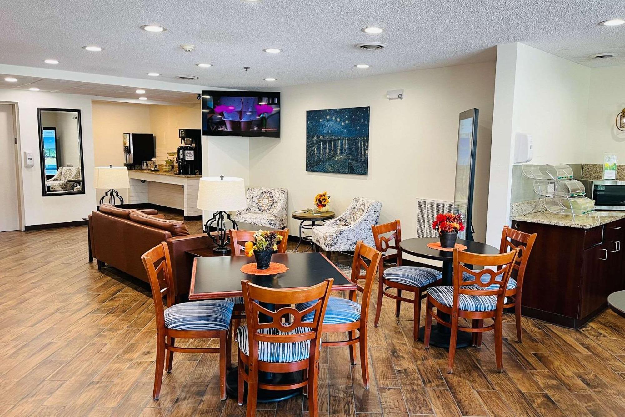 Quality Inn & Suites Prestonsburg Next To Mountain Arts Center Buitenkant foto