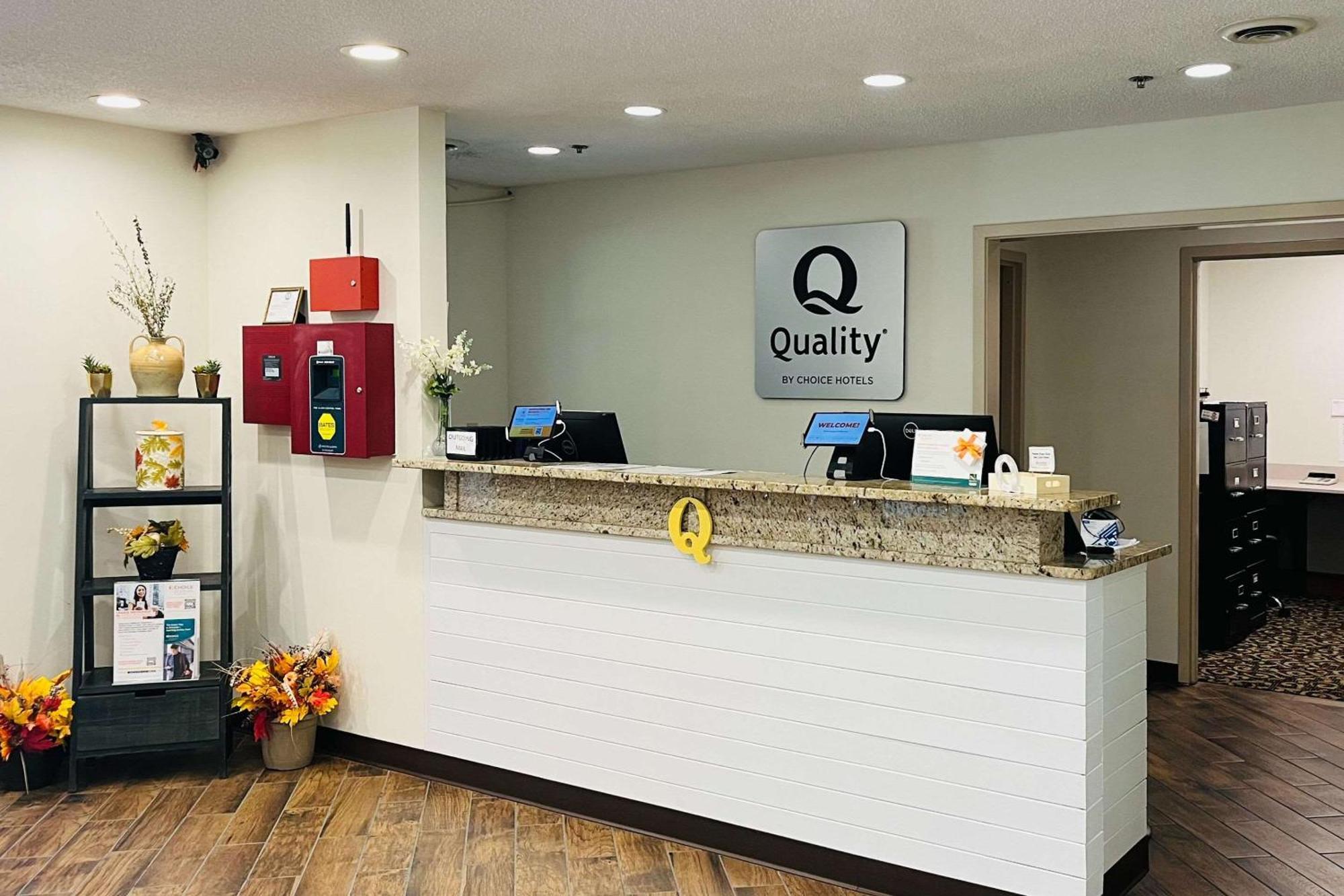 Quality Inn & Suites Prestonsburg Next To Mountain Arts Center Buitenkant foto