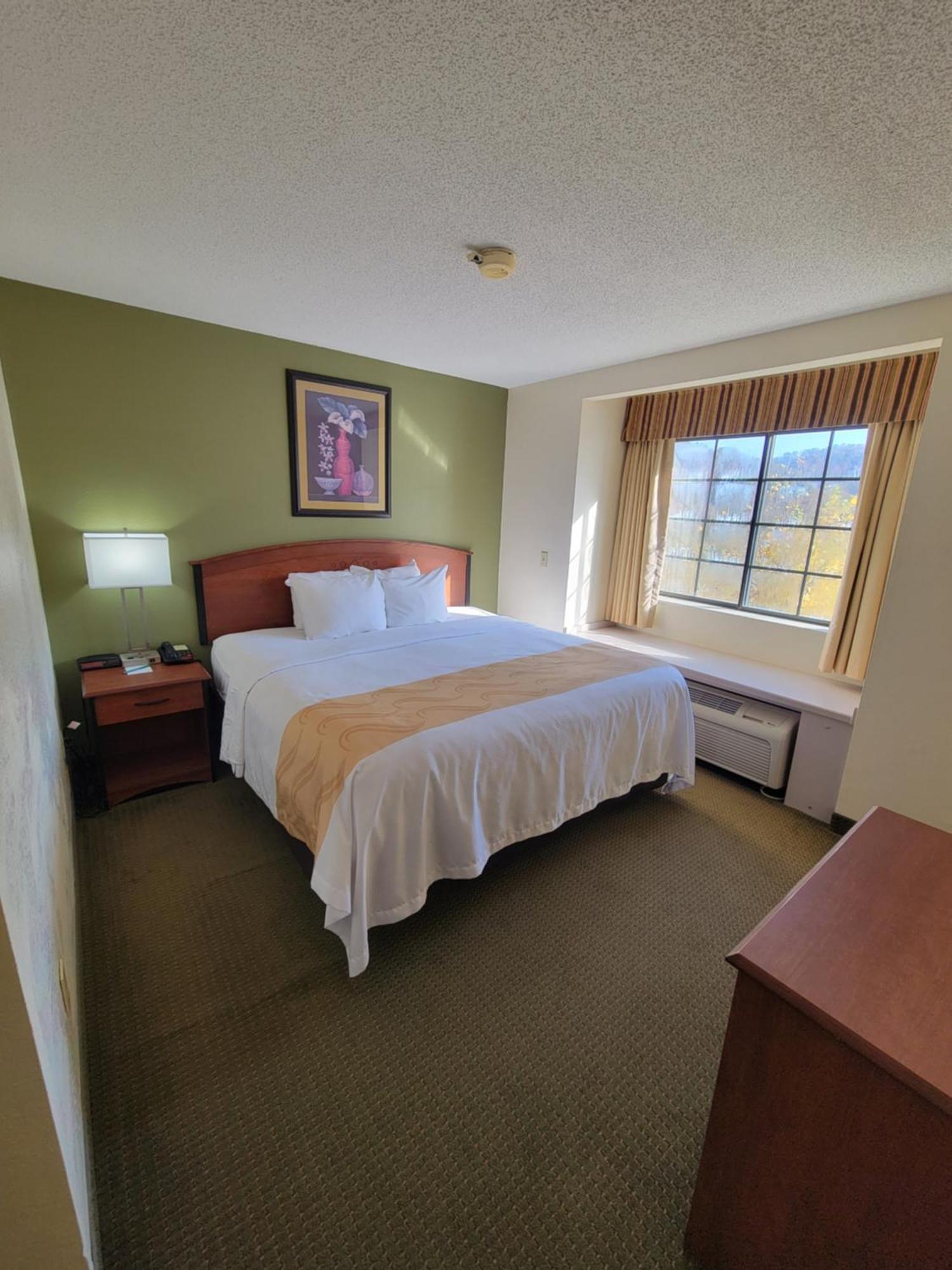 Quality Inn & Suites Prestonsburg Next To Mountain Arts Center Buitenkant foto