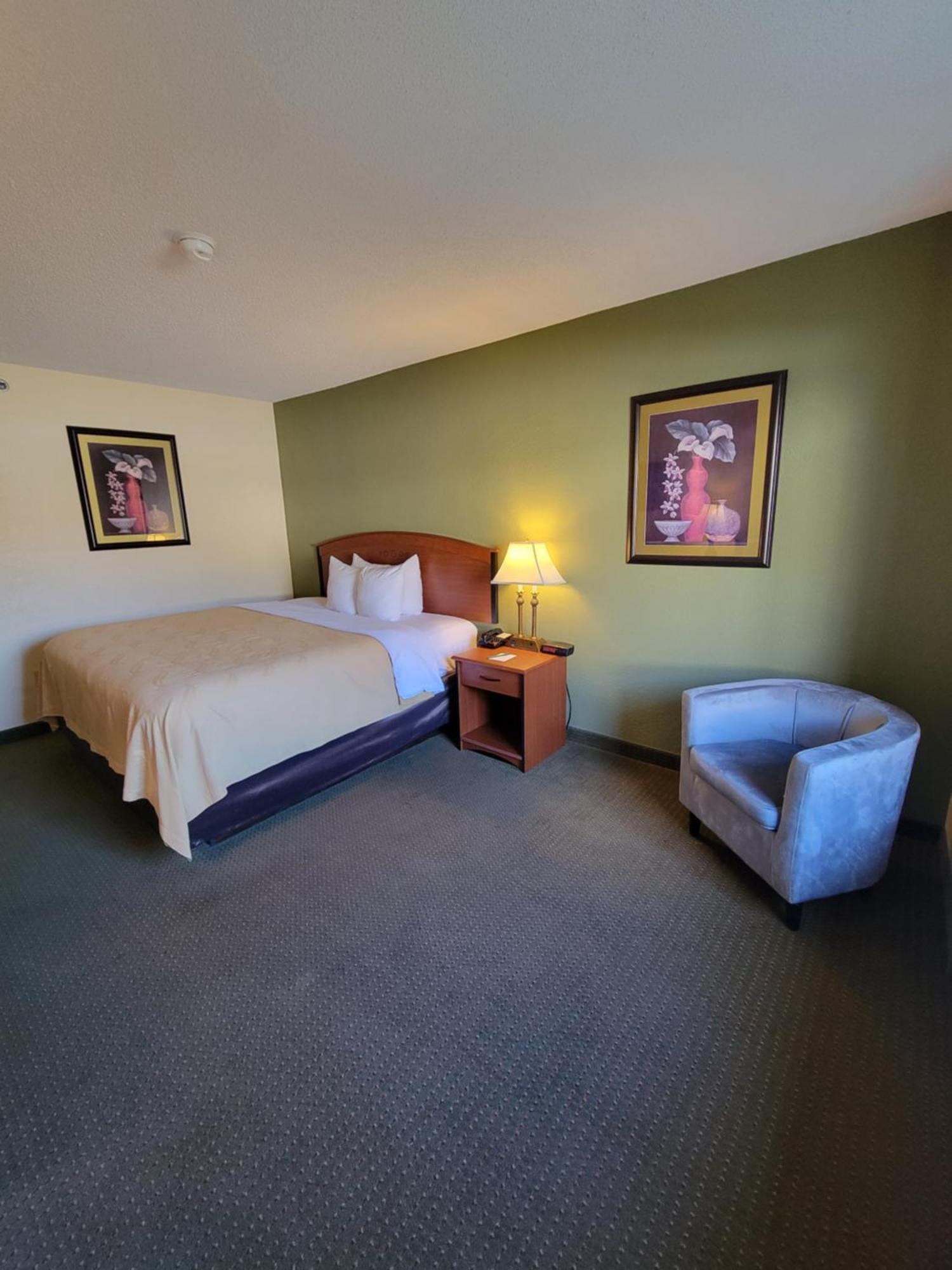 Quality Inn & Suites Prestonsburg Next To Mountain Arts Center Buitenkant foto