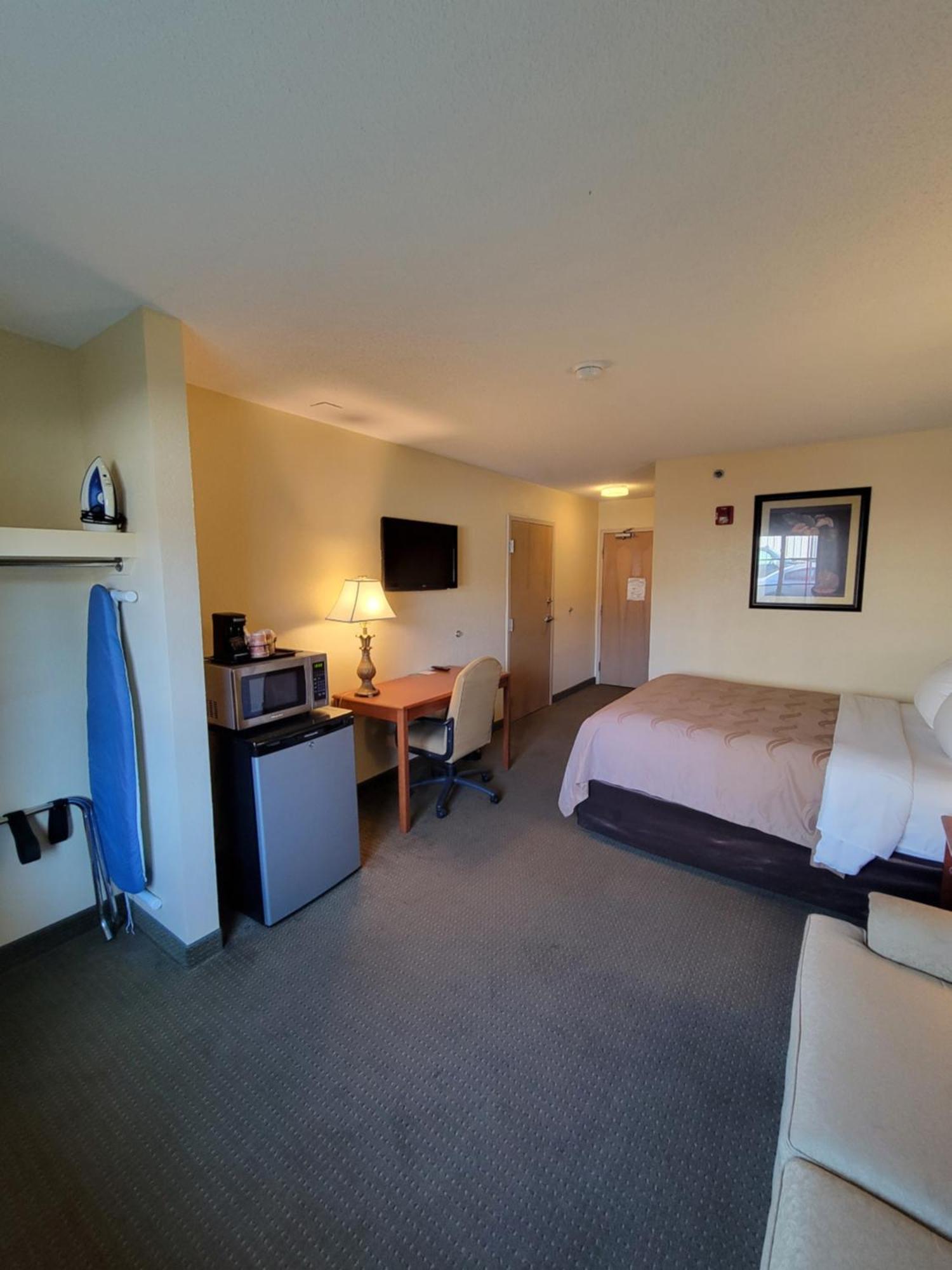 Quality Inn & Suites Prestonsburg Next To Mountain Arts Center Buitenkant foto