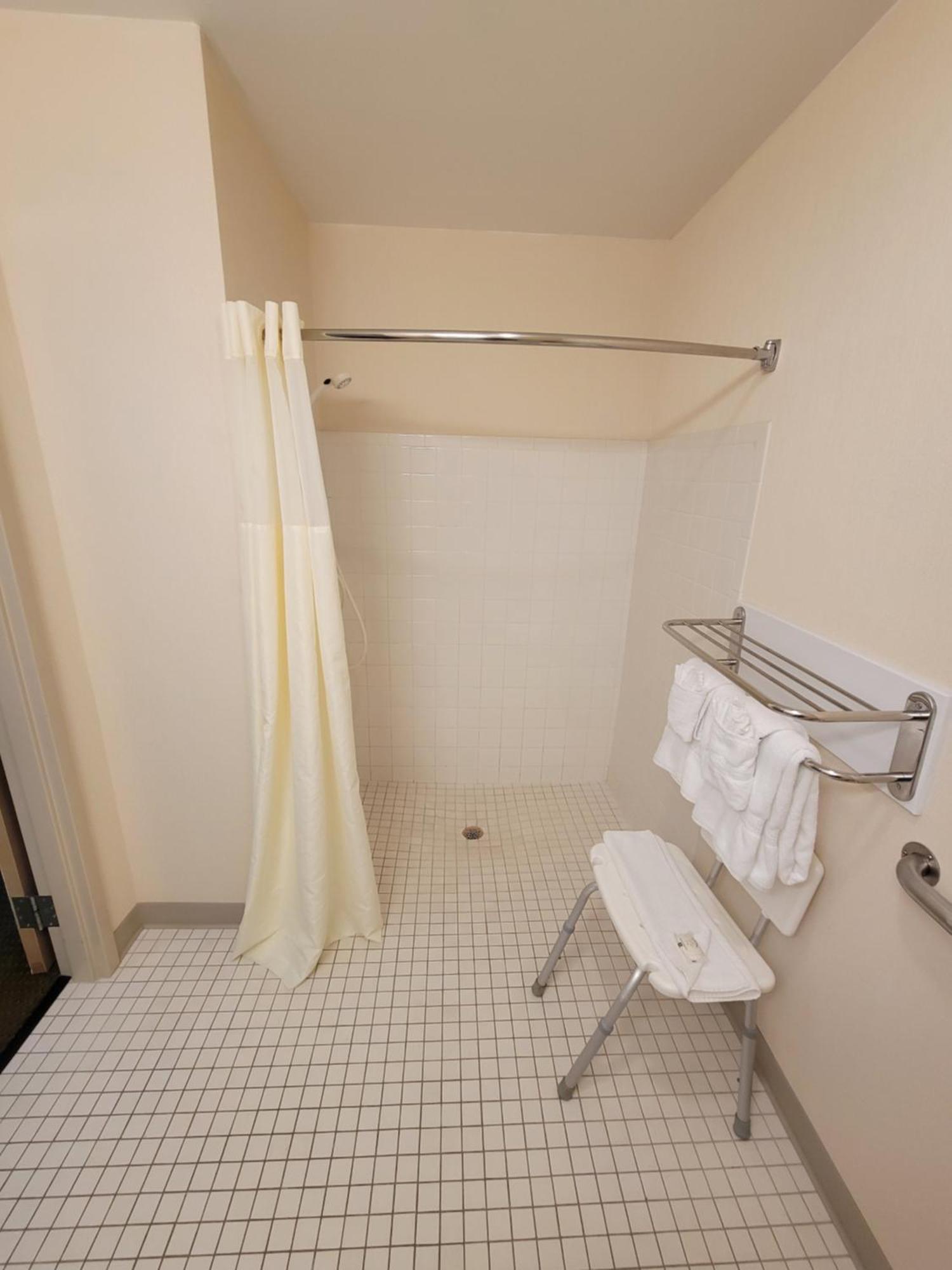 Quality Inn & Suites Prestonsburg Next To Mountain Arts Center Buitenkant foto