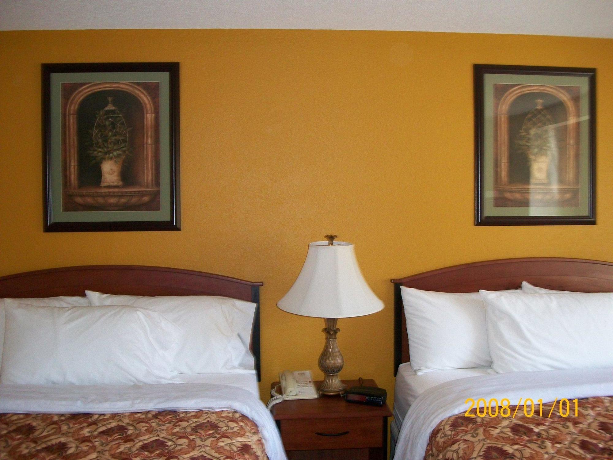 Quality Inn & Suites Prestonsburg Next To Mountain Arts Center Buitenkant foto