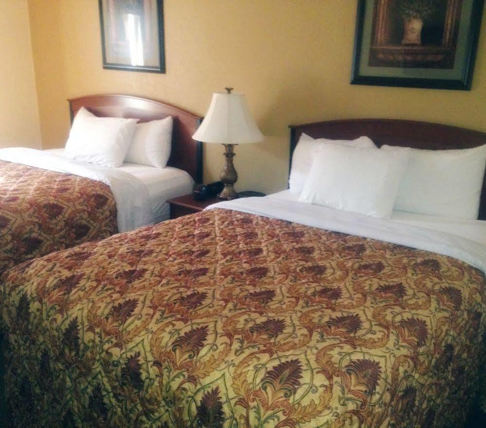 Quality Inn & Suites Prestonsburg Next To Mountain Arts Center Buitenkant foto