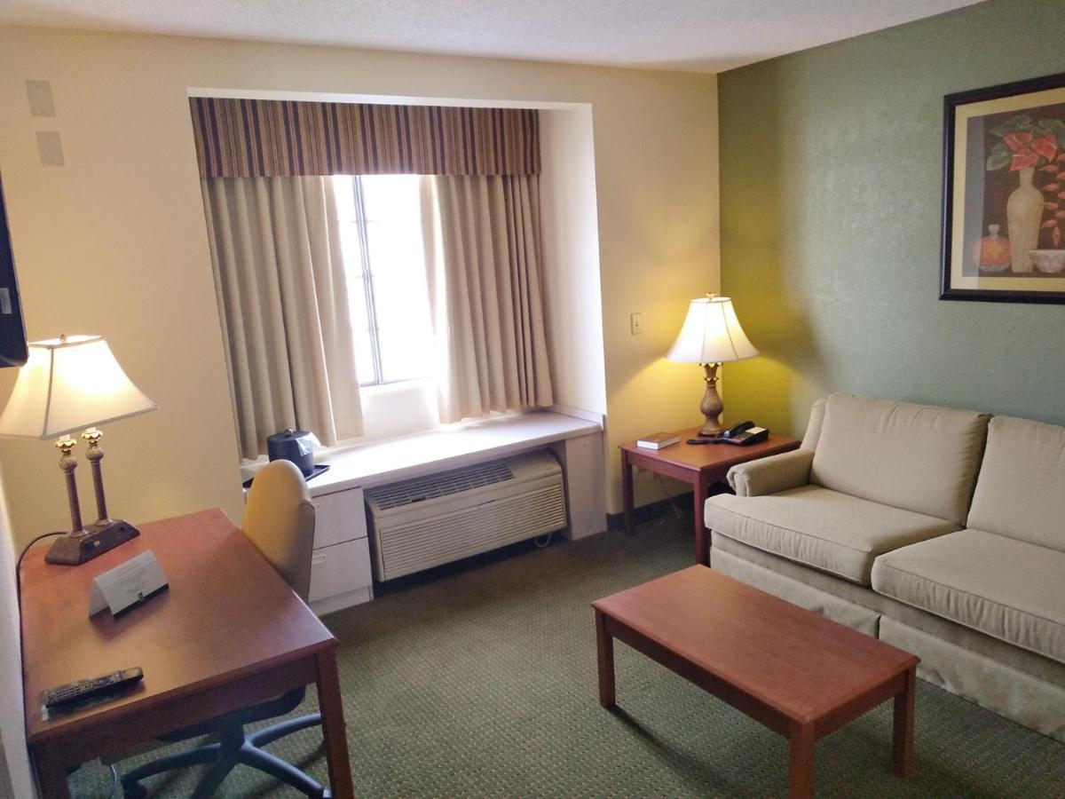 Quality Inn & Suites Prestonsburg Next To Mountain Arts Center Buitenkant foto